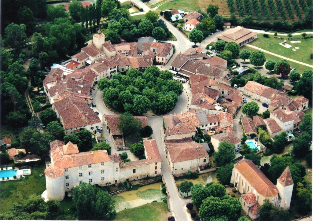 Villa Les Hirondelles Fourcès Exterior foto